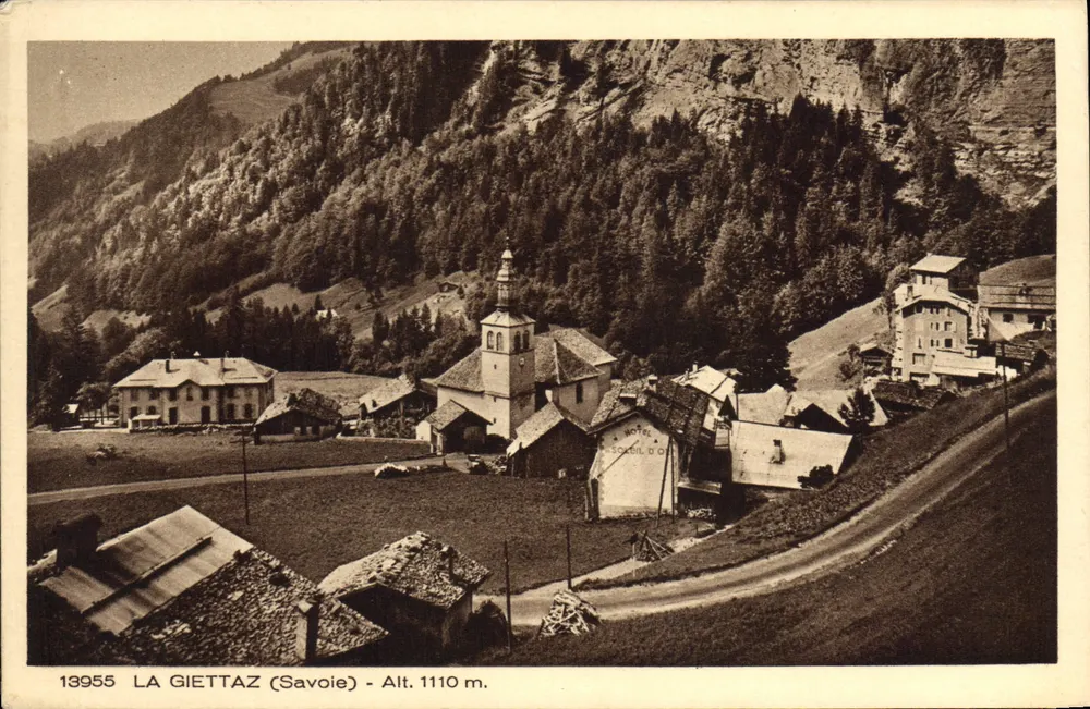 La Giettaz (Savoie) — visão do vilarejo com igreja e hotel — Coleção La Savoie, n° 13955 - Frente