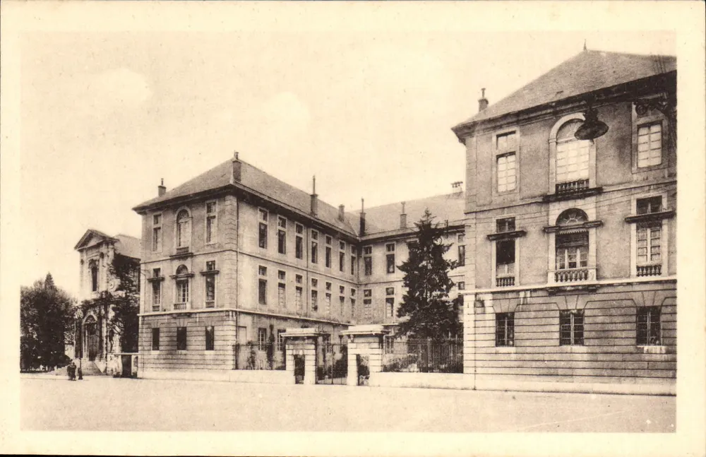 Nationalgymnasium für Jungen in Chambéry — Fassade und Kapelle des Gymnasiums — Cliché J. Laugon - Vorderseite