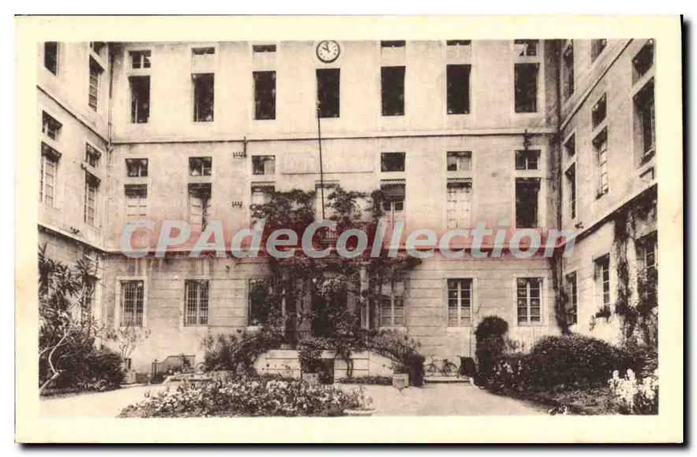 Nationalgymnasium für Jungen in Chambéry — Der Ehrenhof - Vorderseite