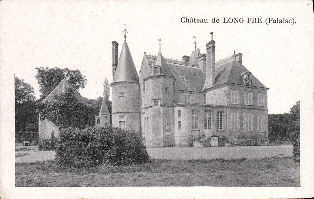 Schloss LONG-PRÉ (Falaise) — Ansicht des Schlosses mit Türmen und Schieferdächern — Verlag nicht sichtbar - Vorderseite