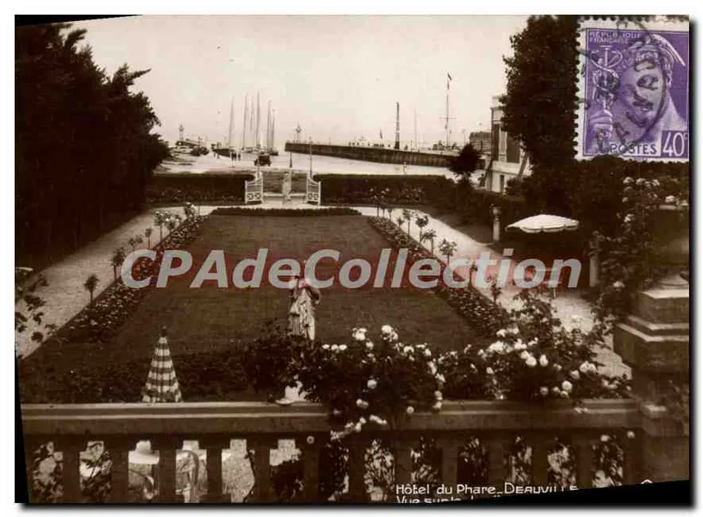Hôtel du Phare — Blick auf den Hafen — Deauville - Vorderseite