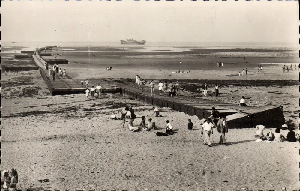 COURSEULLES-sur-MER — O Pontão — Edição Leclerc - Frente