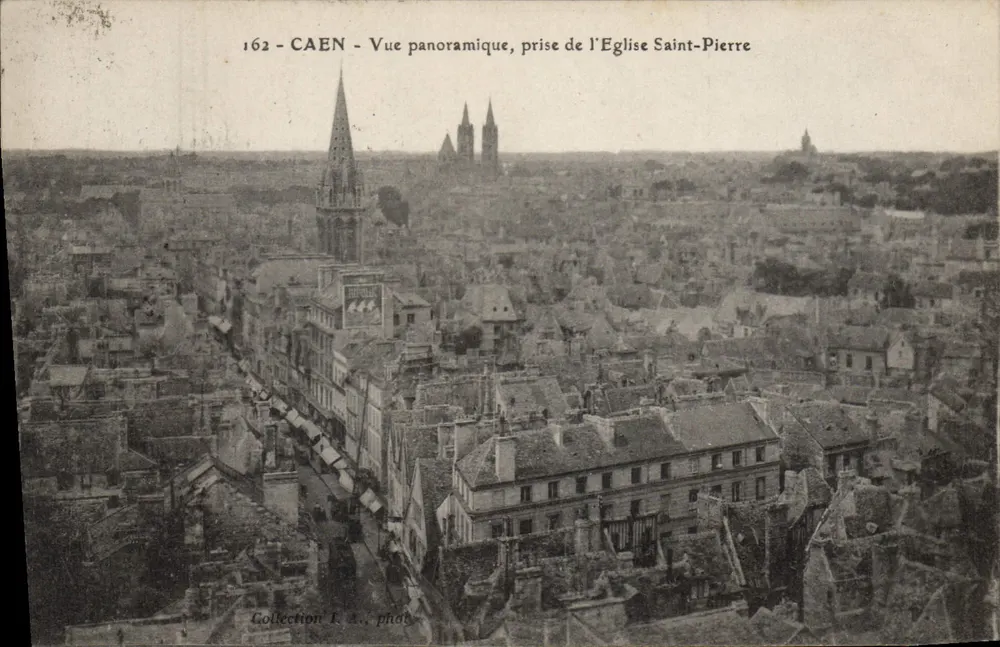 Caen — Panoramische Ansicht vom Saint-Pierre-Dom — Sammlung F. A., Foto - Vorderseite
