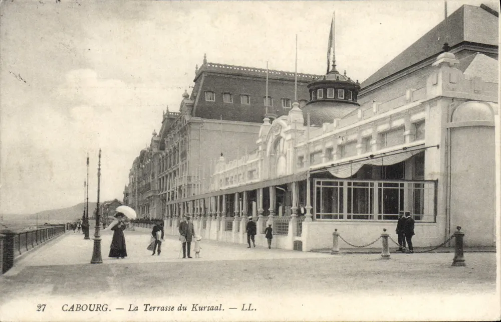 Cabourg — A Terrasse do Kursaal — LL. — n°27 - Frente