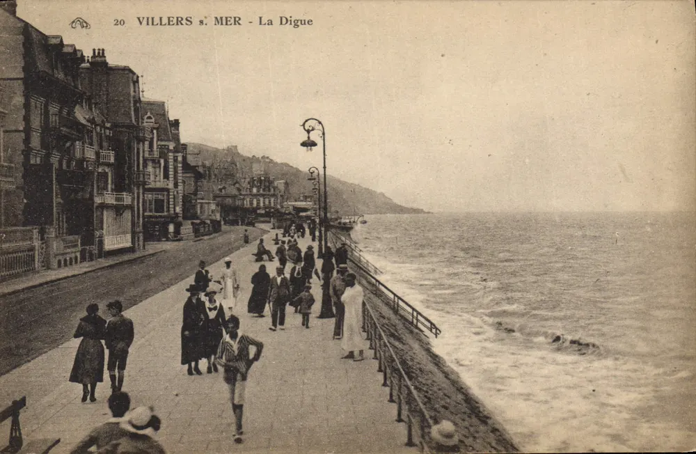 Villers-sur-Mer - A Digue — vista da promenade ao longo do mar - Frente
