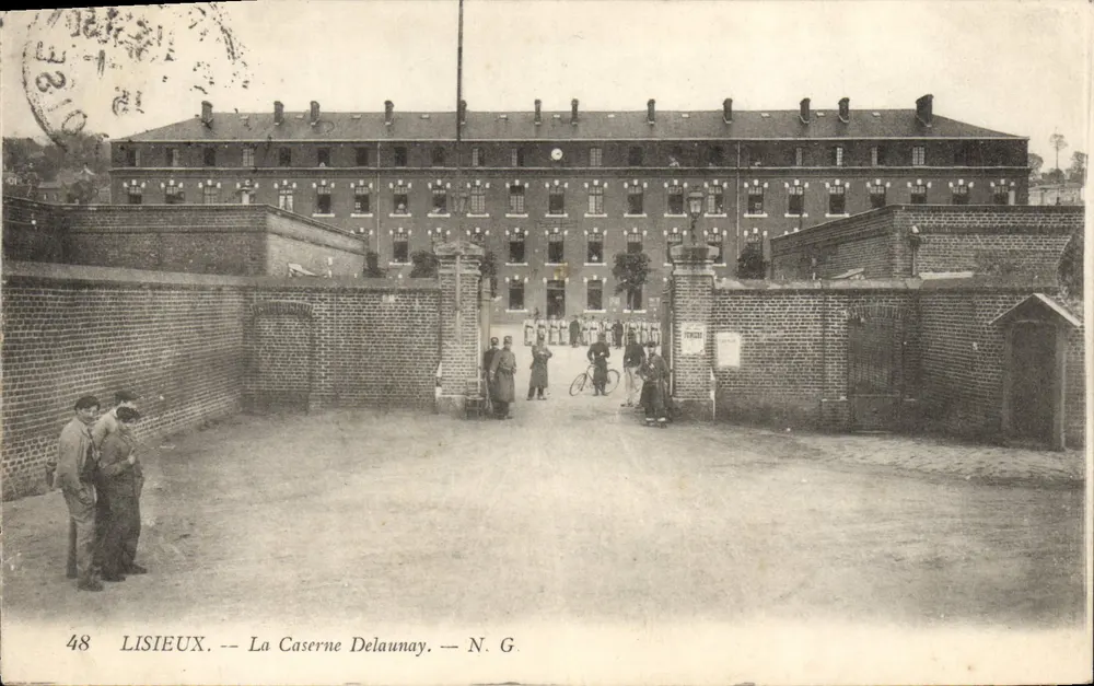 Lisieux — Die Delaunay-Kaserne — N. G. - Vorderseite