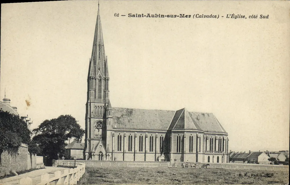 Saint-Aubin-sur-Mer (Calvados) — Die Kirche, Südseite — B. F. PARIS - Vorderseite