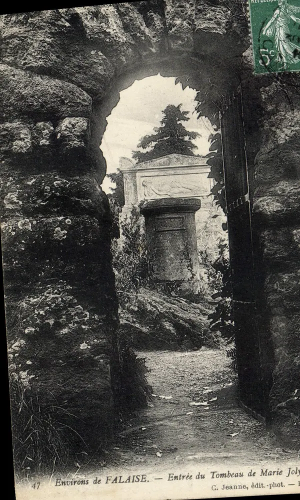 Umgebung von FALAISE — Eingang zum Grab von Marie Joly — C. Jeanne, Verleger-Fotograf - Vorderseite