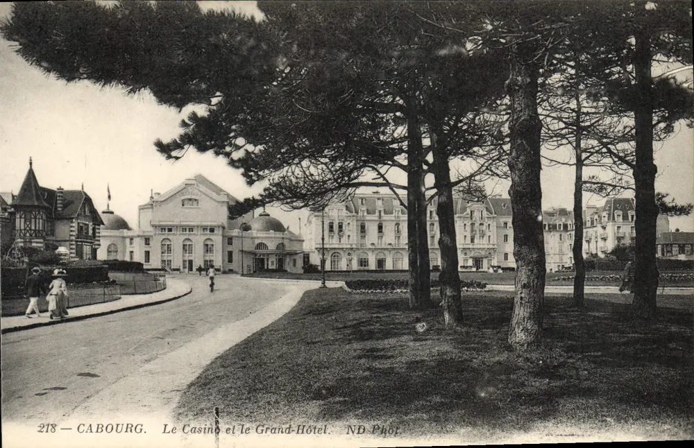Cabourg — Das Casino und das Grand-Hôtel — ND Phôt, n° 218 - Vorderseite
