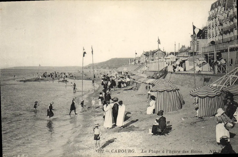 Cabourg — La Plage à l'heure des Bains — ND P. - Anverso