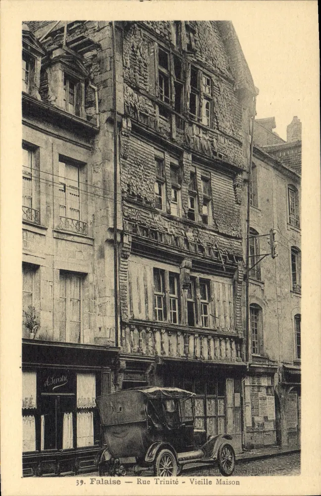 Falaise — Straße Trinité — Altes Haus - Vorderseite