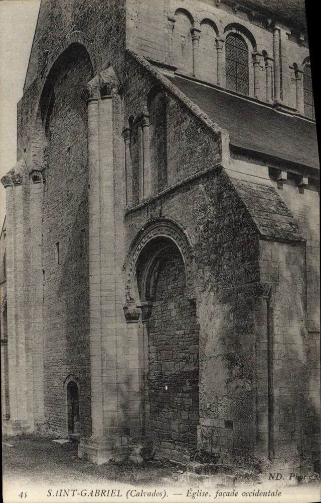 Saint-Gabriel (Calvados) — Kirche. Westfassade - Vorderseite