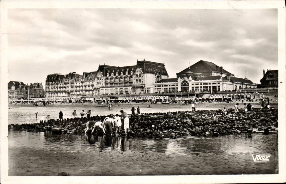 Cabourg — A Praia com maré baixa — Edição Vogue, n° 239 - Frente