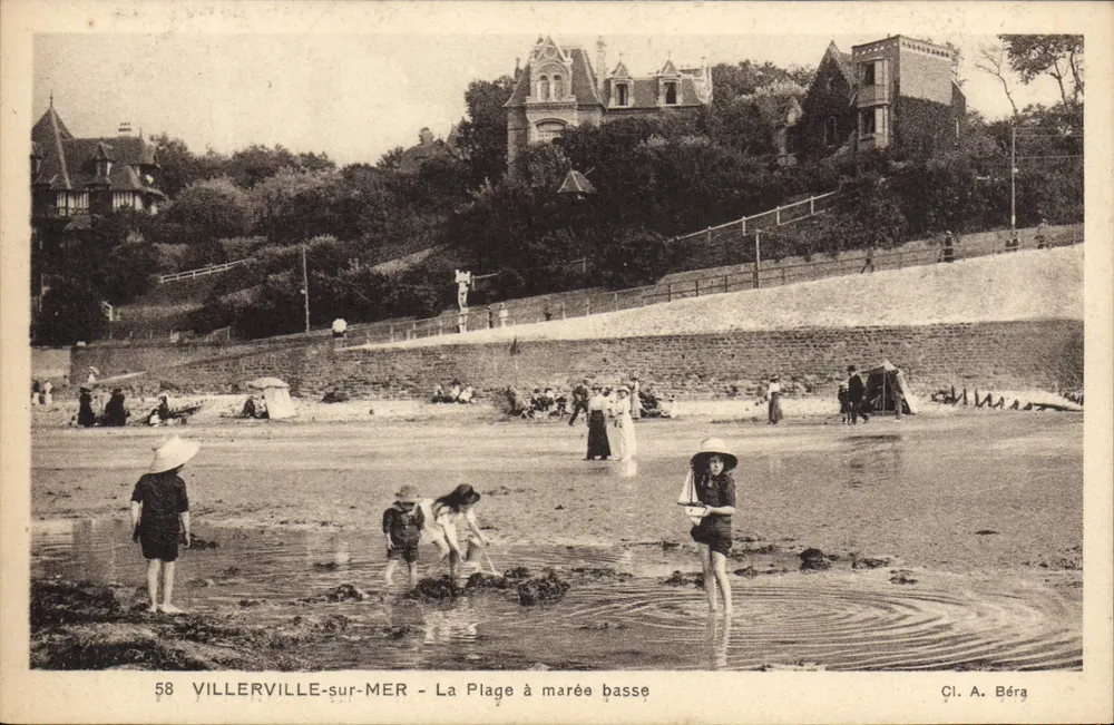 Villerville-sur-Mer — A Praia com maré baixa — Cl. A. Béra - Frente