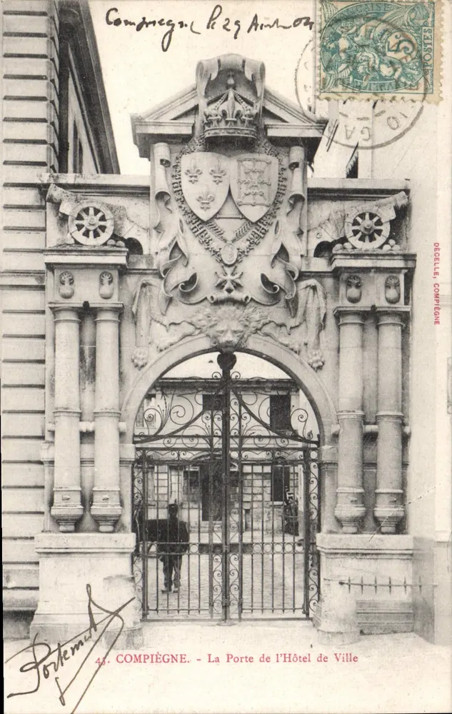 Compiègne - A Porta do Hotel de Ville — Dégelée, Compiegne - Frente