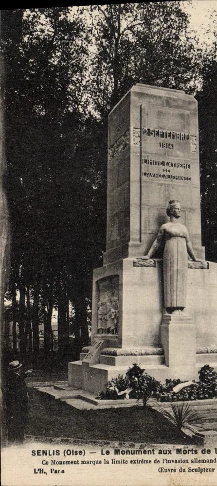 SENLIS (Oise) — O Monumento aos Mortos da invasão alemã — L'H, Paris - Frente