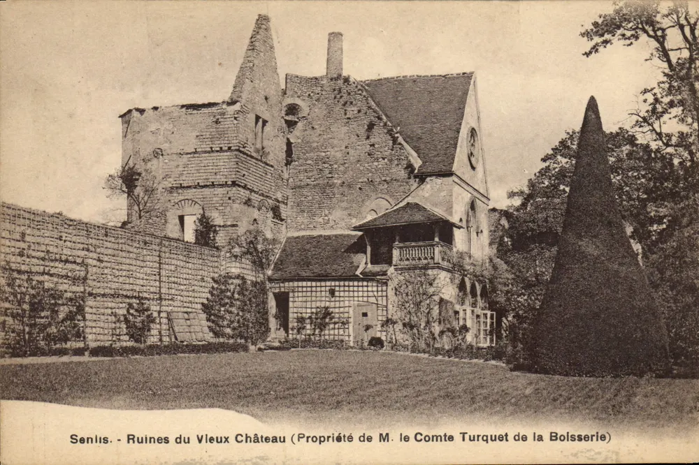 Senlis - Ruínas do Velho Castelo — Propriedade de M. o Conde Turquet de la Boisserie — editor A. Streguer, Paris - Frente