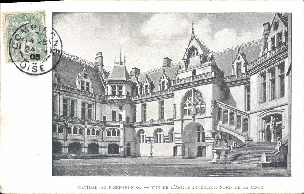 Château de Pierrefonds — Ansicht der inneren nördlichen Ecke des Hofes — Verleger nicht sichtbar - Vorderseite