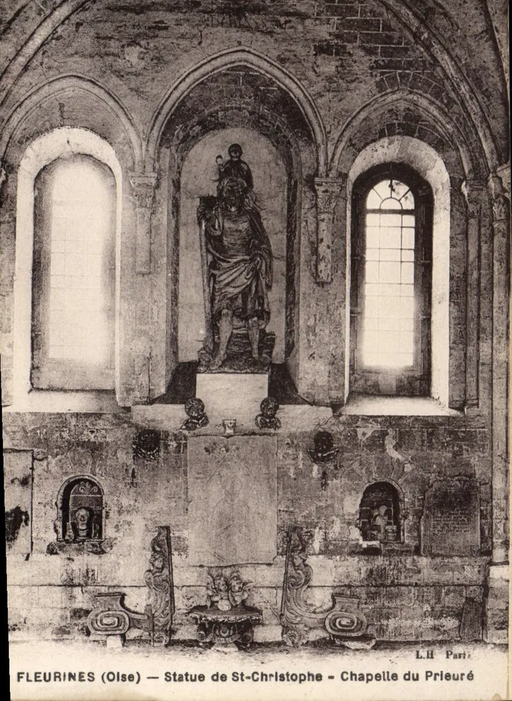 Fleurines (Oise) — Estátua de São Cristóvão — Capela do Priorado - Frente