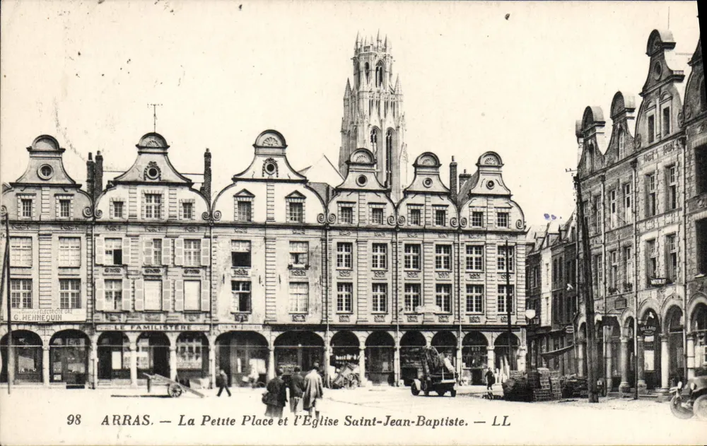 Arras — La Petite Place und die Kirche Saint-Jean-Baptiste — G. Hennequin - Vorderseite