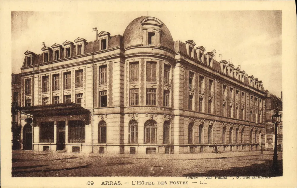 Arras — O Hotel das Postas — Edição 'Au Pacha', 8, rua Ernestale - Frente