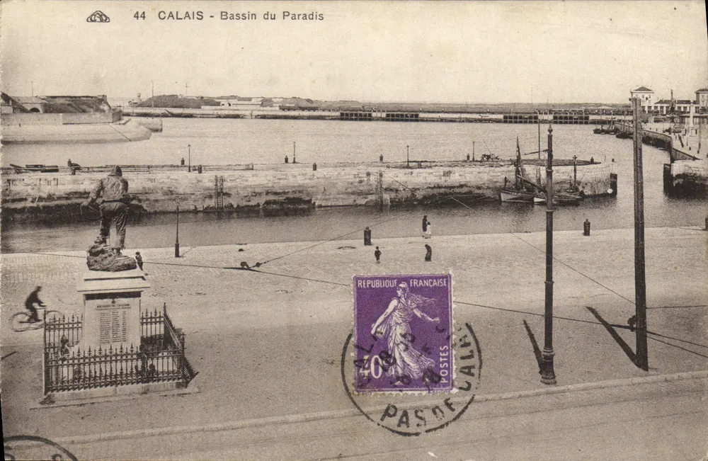 Calais - Bassin du Paradis — editor desconhecido, n° 44 - Frente