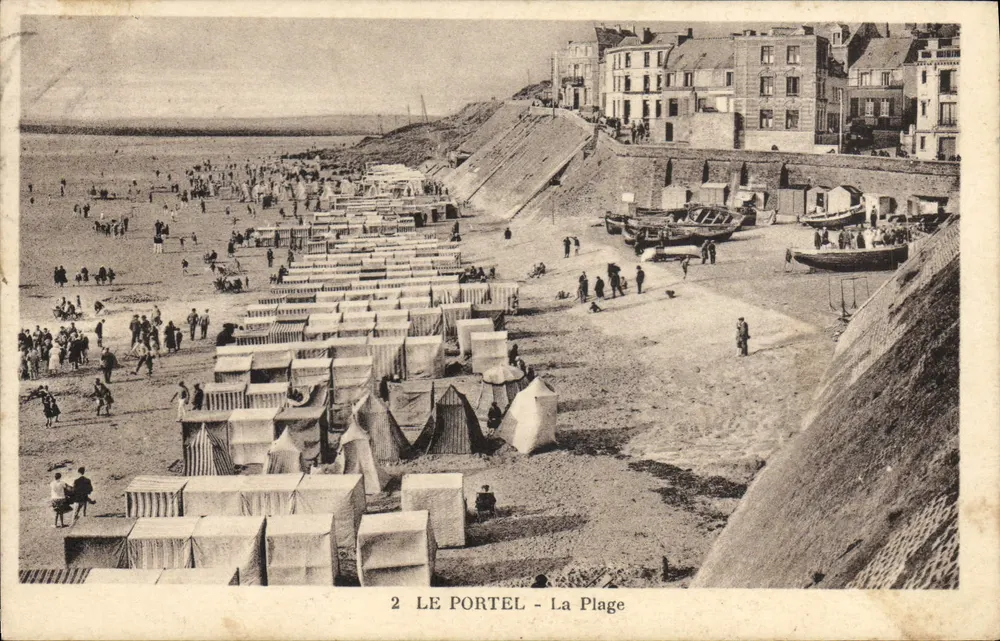 Le Portel - A Praia — vista da praia com cabines e barcos — Edição do Grand Bazar Portelois - Frente