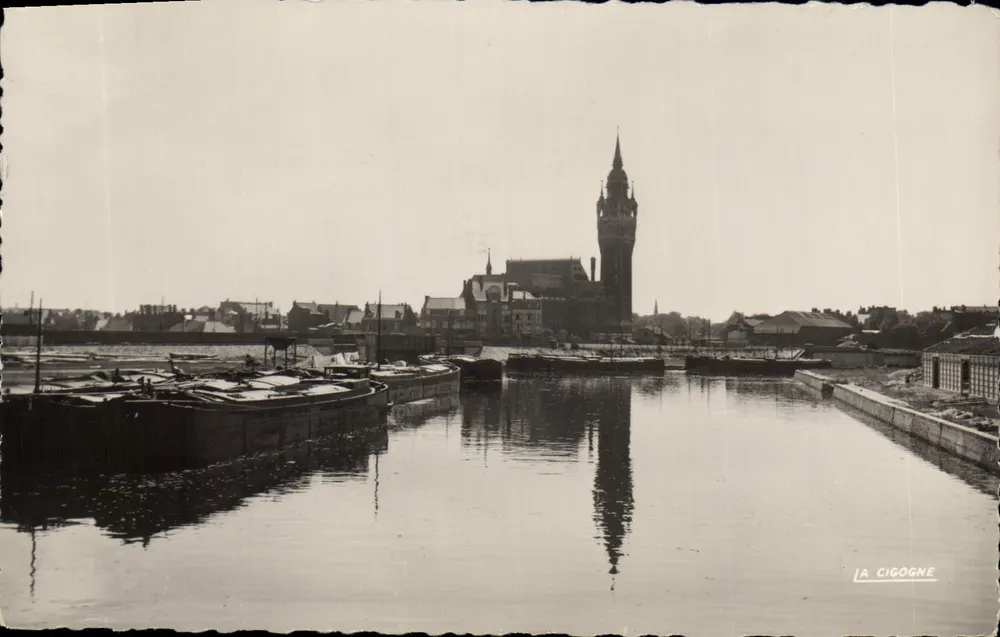 Calais — Rathaus und Schleusen — La Cigogne - Vorderseite