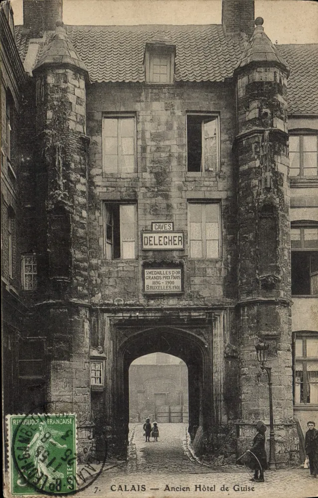 Calais — Ancien Hôtel de Guise — Delecher - Vorderseite