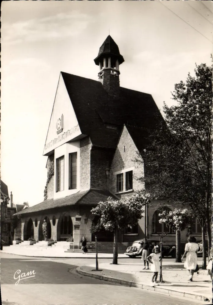Le Touquet-Paris-Plage — Das Posthotel — F. Gambier, Architekt - Vorderseite