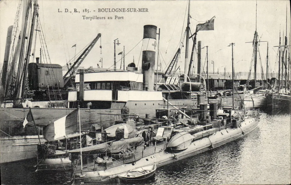 Boulogne-sur-Mer — Torpilleure am Hafen — L.D.R., 185 - Vorderseite