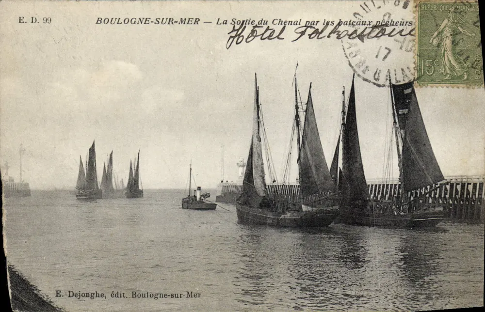 Boulogne-sur-Mer — Ausfahrt aus dem Kanal durch Fischerboote — E. Dejonghe, Verlag Boulogne-sur-Mer - Vorderseite