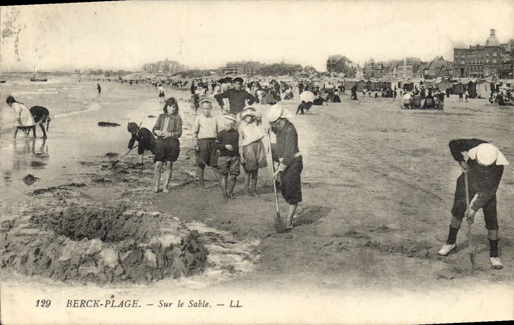 Berck-Plage — Sobre a Areia — LL. n°129 - Frente