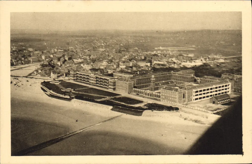 Berck-Plage — Das Maritime Krankenhaus aus der Luft gesehen — Edition Maison Universelle - Vorderseite