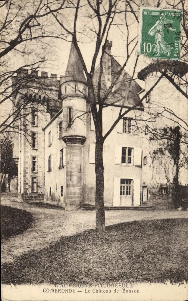 Pittoreske Auvergne — Combronde — Das Schloss Banson - Vorderseite
