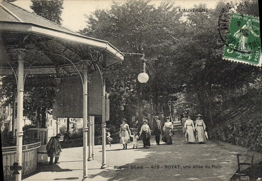 Puy-de-Dôme — 415 - ROYAT, ein Weg im Park — L'Auvergne - Vorderseite
