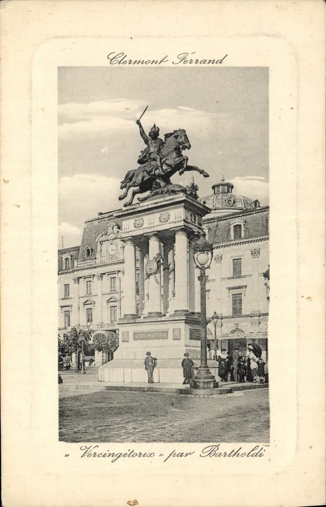 Clermont-Ferrand — Estátua equestre de Vercingétorix — por Bartholdi - Frente