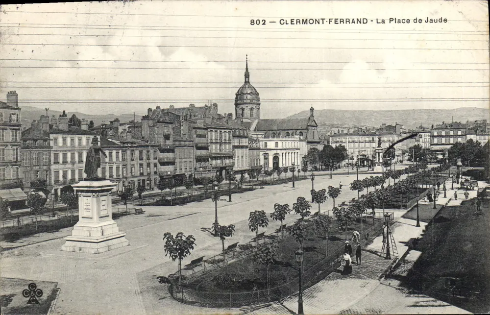 Clermont-Ferrand - A Praça de Jaude — editor anônimo, n° 802 - Frente