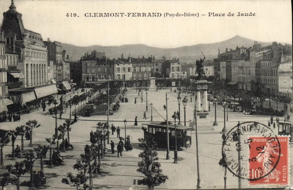 Clermont-Ferrand (Puy-de-Dôme) — Place de Jaude — Editor: 419 - Frente