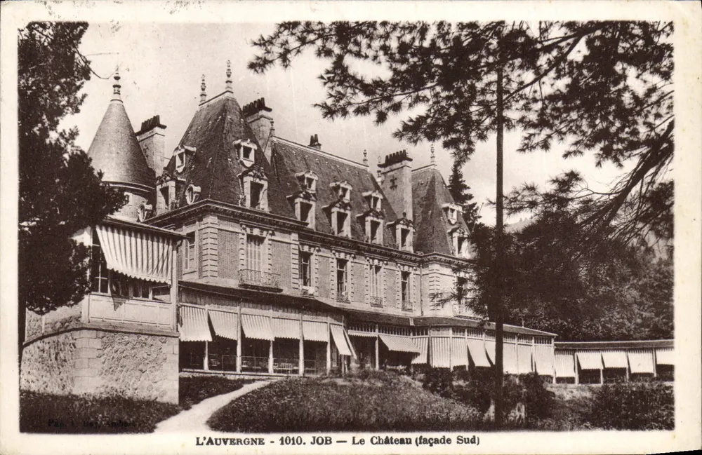 L'Auvergne - 1010. JOB — Das Schloss (Südseite) - Vorderseite