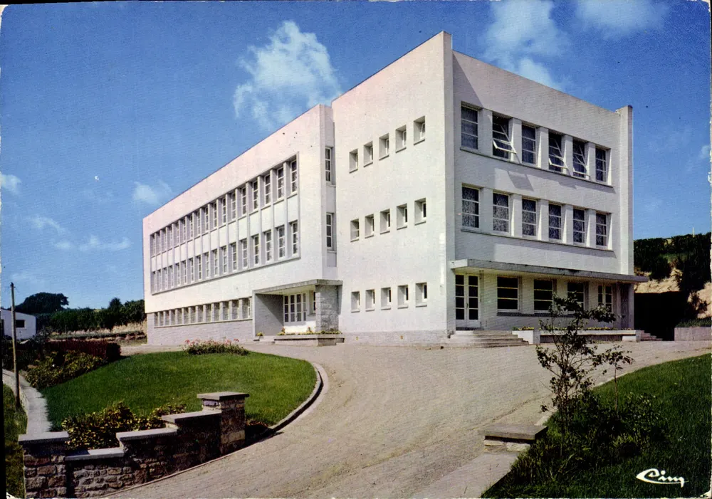 Plabennec (Finistère) — A escola Jeanne-d'Arc — Cimchrome - Frente