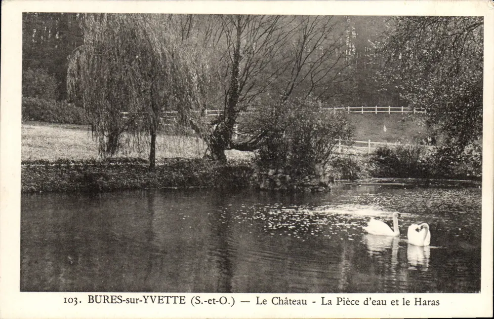 BURES-sur-YVETTE (S.-et-O.) — Das Schloss - Das Wasserbecken und das Gestüt - Vorderseite