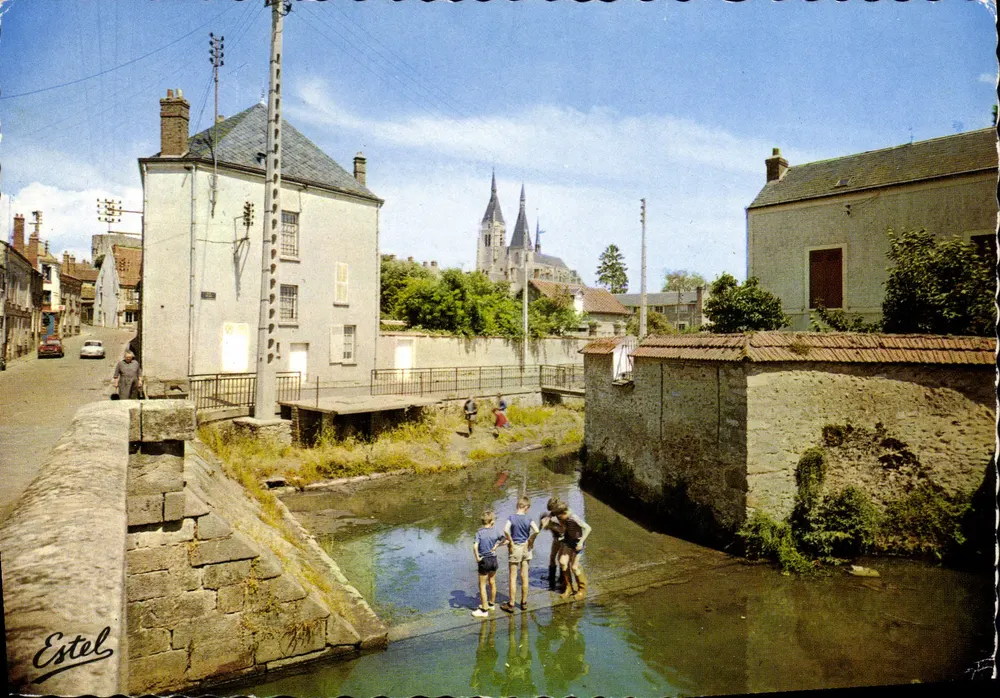 Estel — Vista do canal e da igreja Saint-Germain — Éditions Estel - Frente
