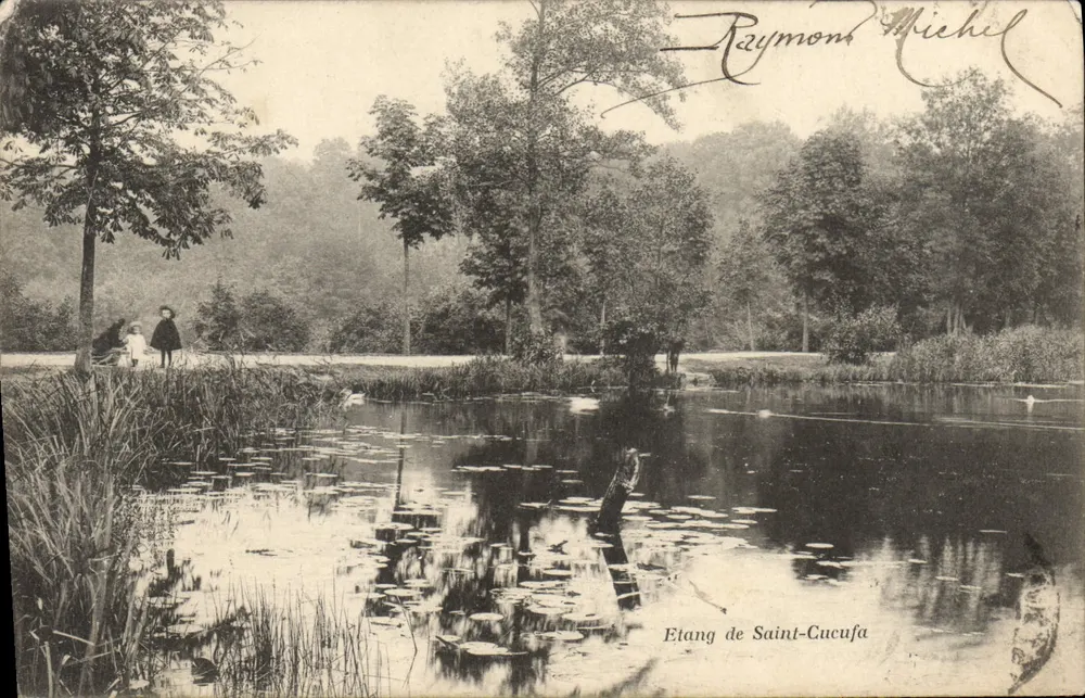 See von Saint-Cucufa — Blick auf den See mit zwei Personen — Raymont Michiel - Vorderseite