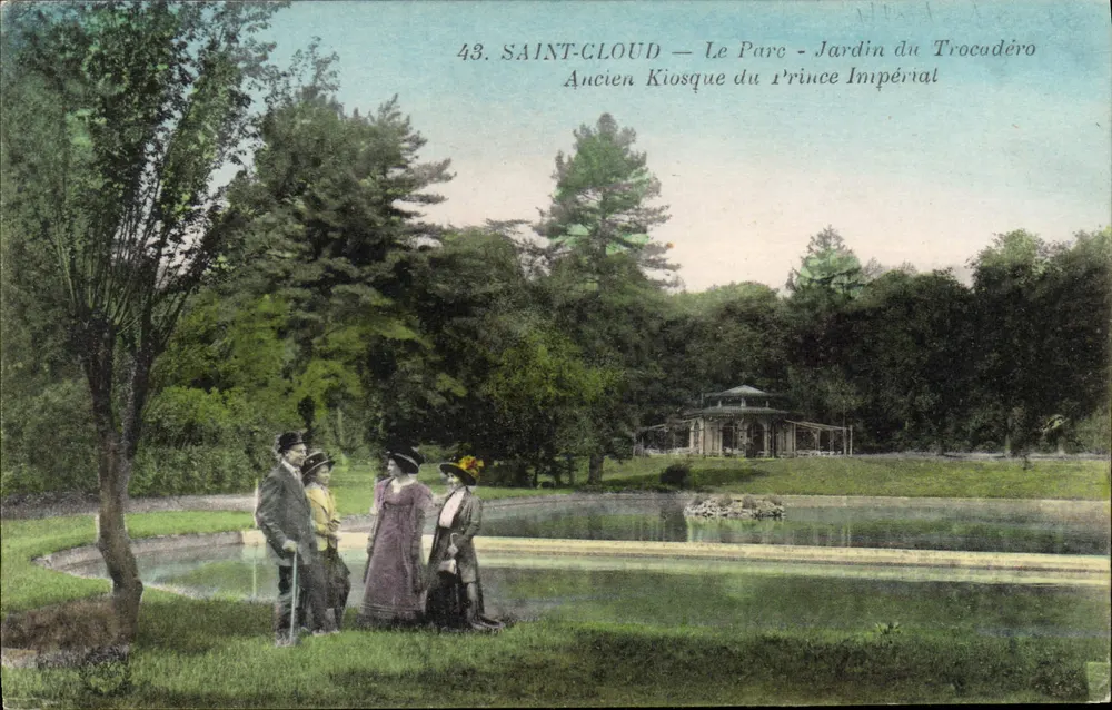 SAINT-CLLOUD — O Parque — Jardim do Trocadéro — Velho Kiosque do Príncipe Imperial - Frente