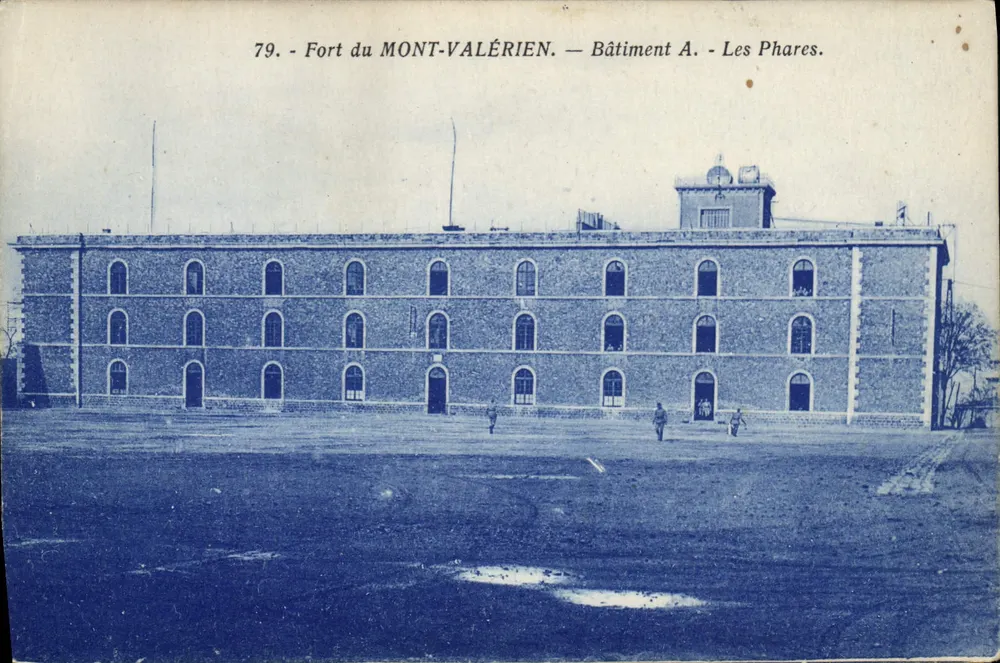 Fort von Mont-Valérien — Gebäude A — Die Leuchttürme - Vorderseite