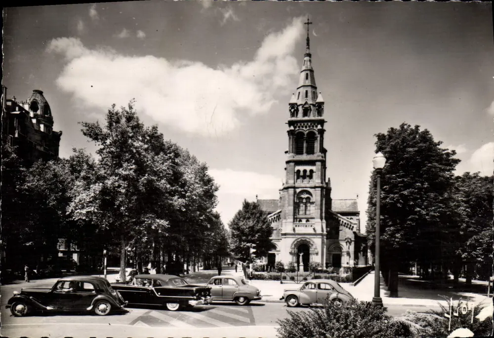 Neuilly-sur-Seine — Igreja de São Pedro — Edições d'Art Mortel, Paris - Frente