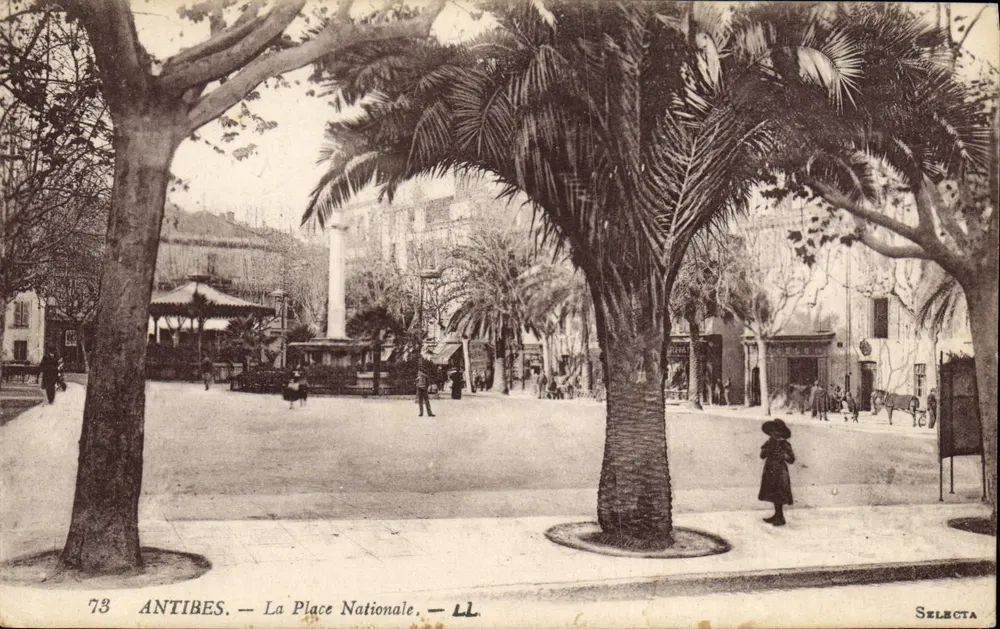 Antibes — A Place Nationale — Selecta - Frente