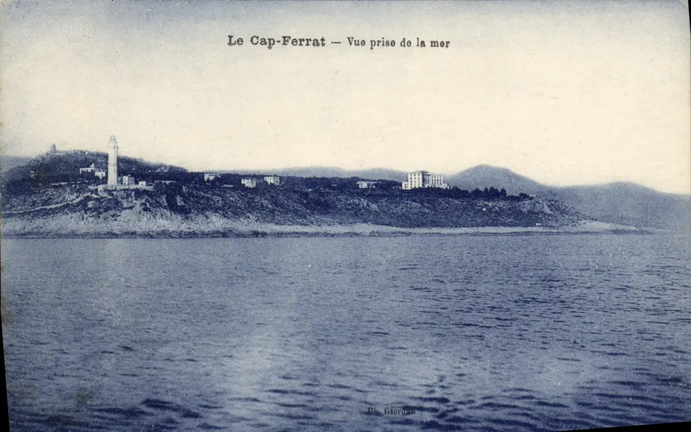 O Cap-Ferrat — Vista tirada do mar — Ph. Cloryan - Frente
