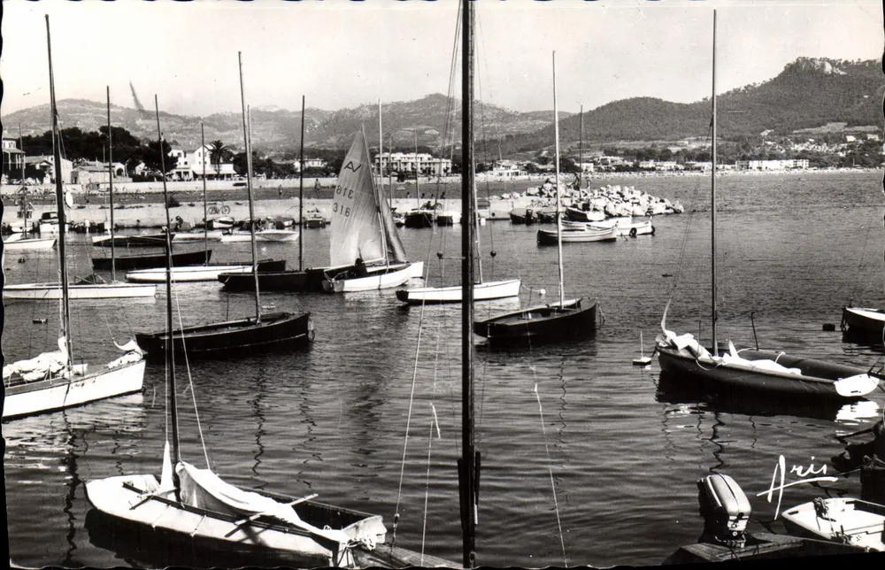 Het Haven — Saint-Cyr-les-Cloues — Uitgaven ARIS, n°1300-2 - Voorkant